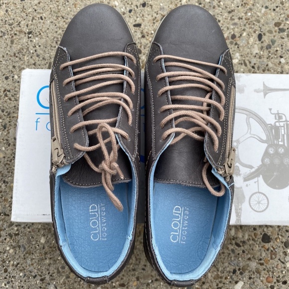 Cloud Aika Zip Sneaker - Picture 4 of 10